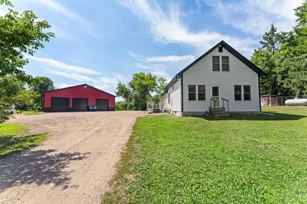 42550 Cedarcrest TRL, Harris, MN 55032