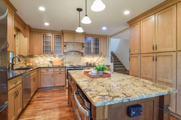 4428 Pleasant DR, Arden Hills, MN 55112
