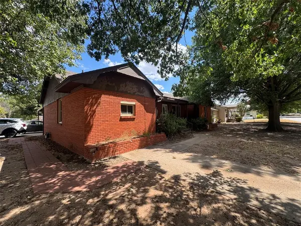 2501 S 18th ST, Chickasha, OK 73018