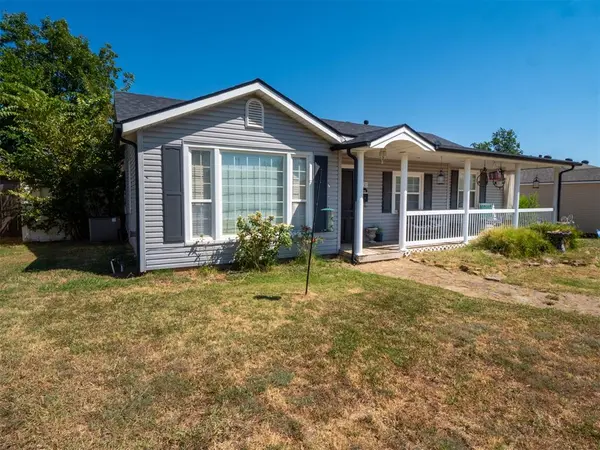 24 E Midland ST, Shawnee, OK 74804