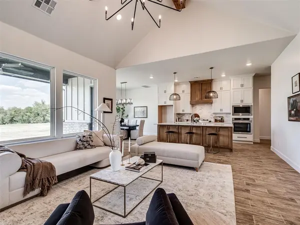 6941 Lake View CT, Cashion, OK 73016