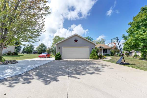 407 HIGH RIDGE LN, Black Creek, WI 54106