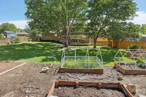 1967 S Deframe ST, Lakewood, CO 80228