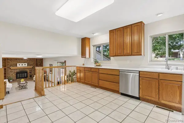 1967 S Deframe ST, Lakewood, CO 80228