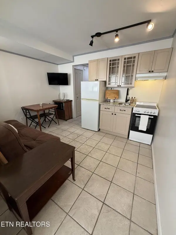 1700 Clinch Ave #411, Knoxville, TN 37916