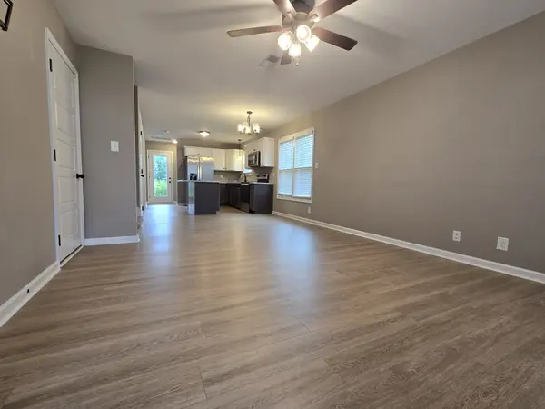 1176 Cottonwood Dr, Clarksville, TN 37040