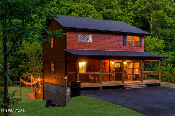 3211 Old Mountain Rd, Sevierville, TN 37876