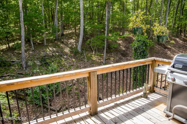 22 Chelteham Lane, Crossville, TN 38558