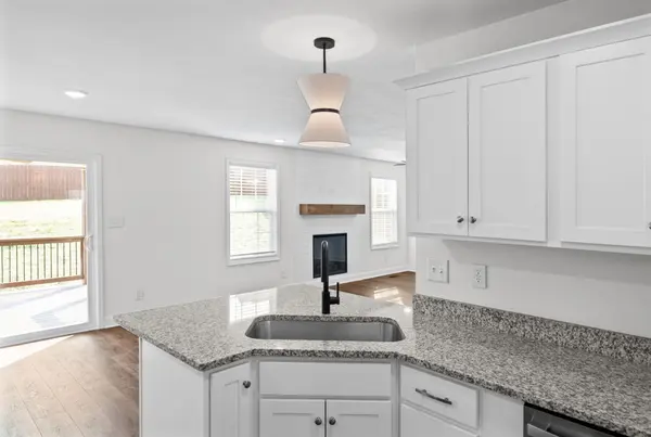 404 Park Glen Ln, Clarksville, TN 37042