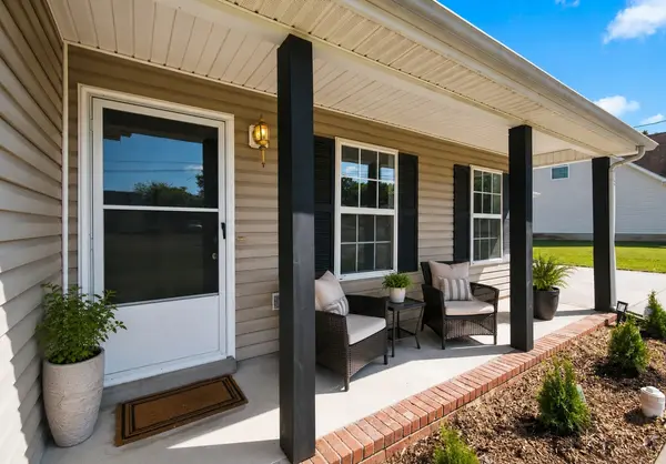 2223 Rosecran Cir, La Vergne, TN 37086