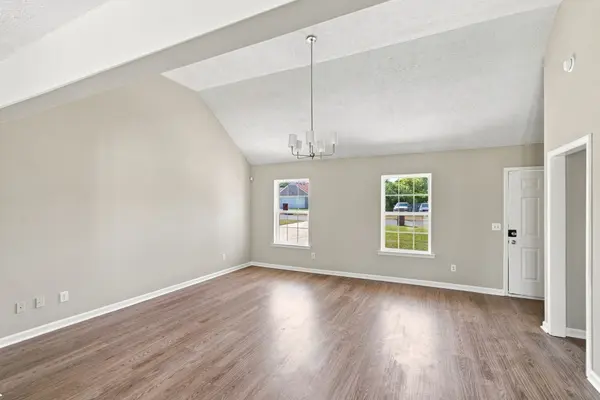2223 Rosecran Cir, La Vergne, TN 37086