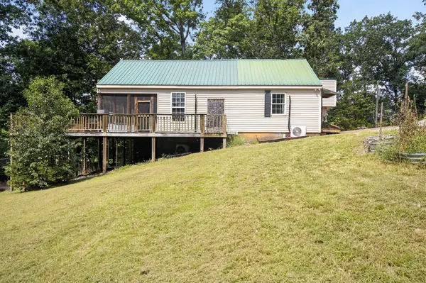 187 Sweetbrier Dr, Decaturville, TN 38329