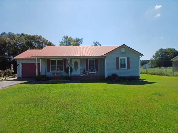 67 Jenkins Dr, Fayetteville, TN 37334