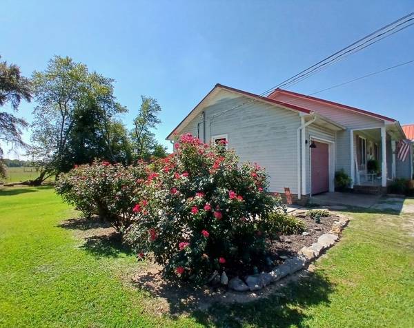 67 Jenkins Dr, Fayetteville, TN 37334