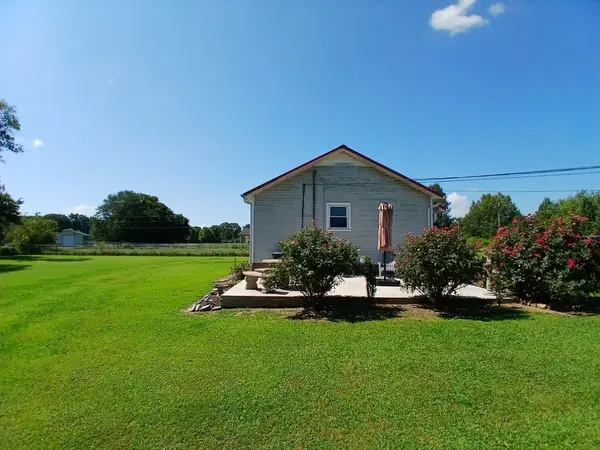 67 Jenkins Dr, Fayetteville, TN 37334
