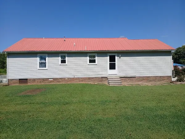 67 Jenkins Dr, Fayetteville, TN 37334