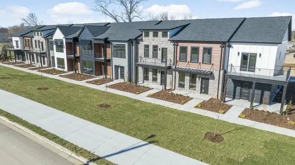 1360 Rebecca Johns Dr, Murfreesboro, TN 37128