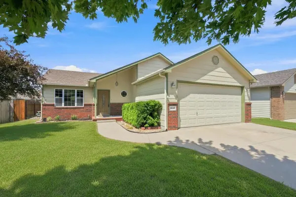 2646 E Cambridge St, Wichita, KS 67219