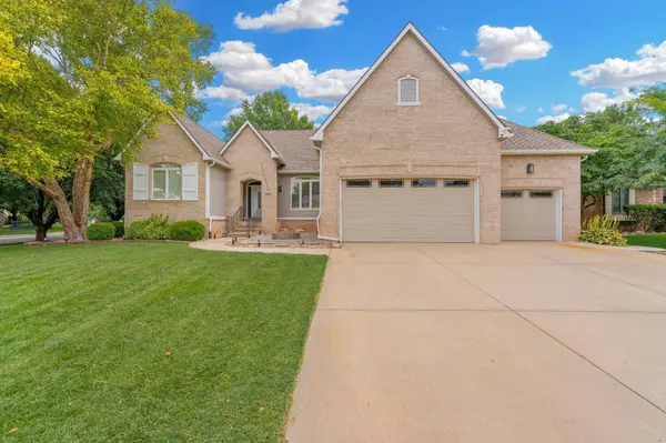 1272 N Hickory Creek Ct, Wichita, KS 67235