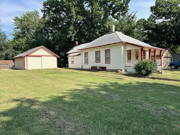306 S King, Maize, KS 67101