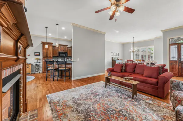 1409 N Wicklow RD, Nixa, MO 65714