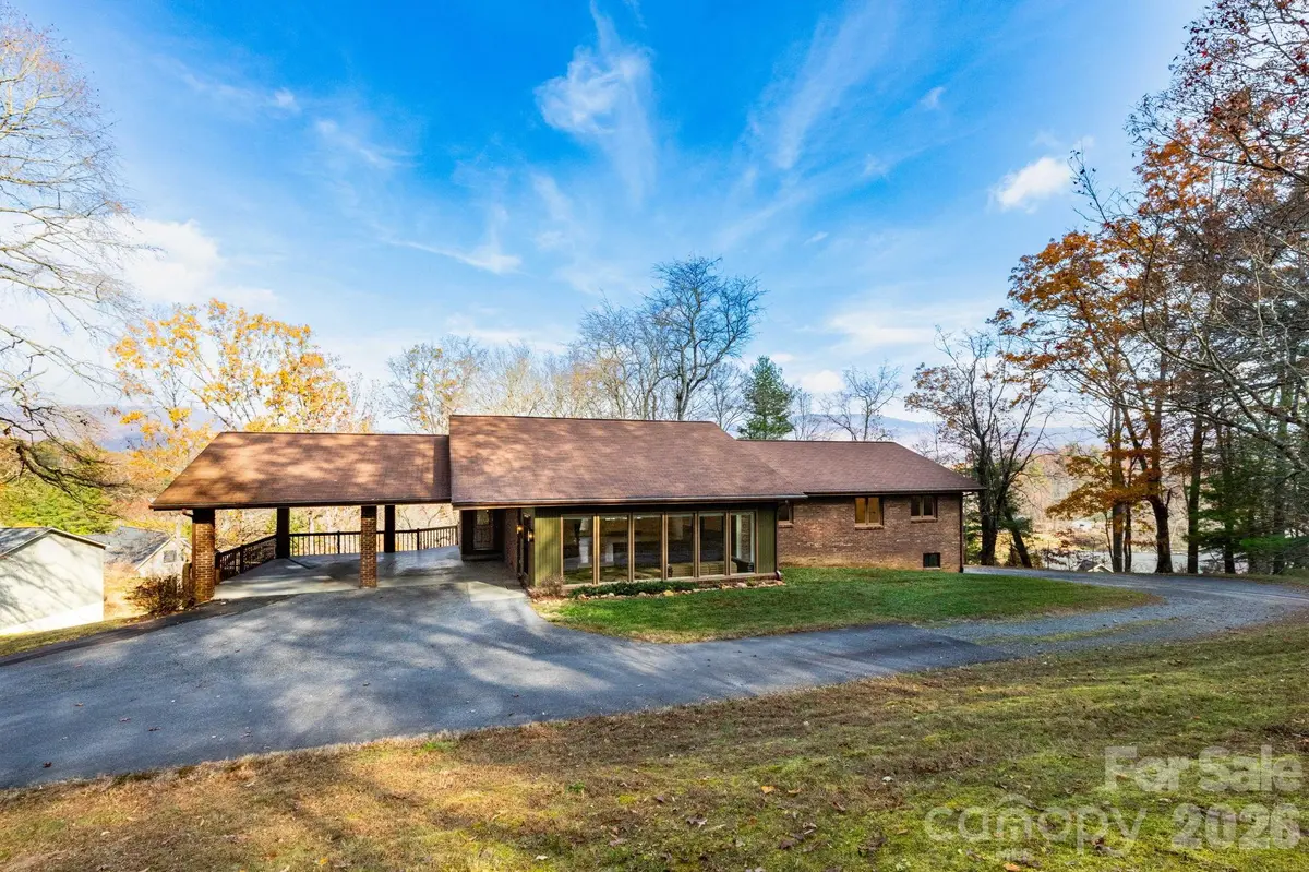 84 Joe jenkins RD, Fairview, NC 28730