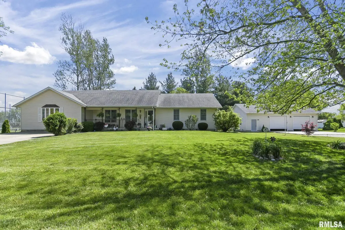 418 HENRIETTA ST, Divernon, IL 62530