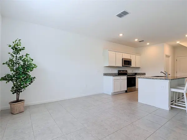 2542 GREY HAWK DR, Kissimmee, FL 34746