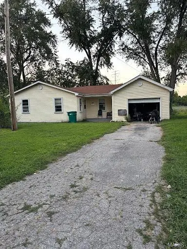 17 Denovion CT, Cahokia, IL 62206