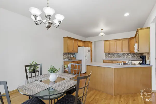 613 The Hague RD, Peotone, IL 60468