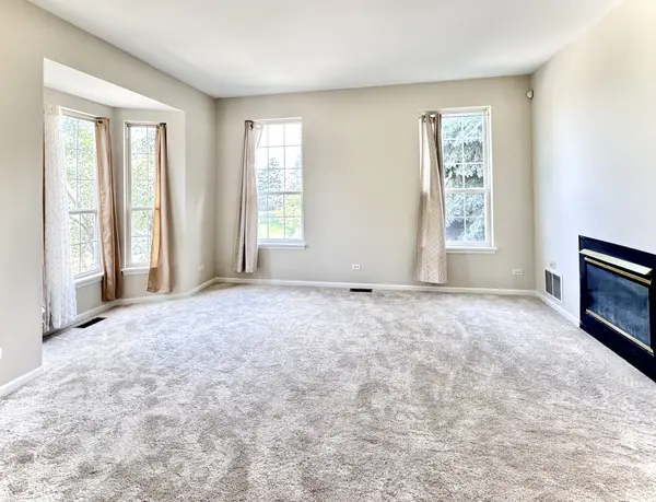 2424 Courtyard CIR #5, Aurora, IL 60506