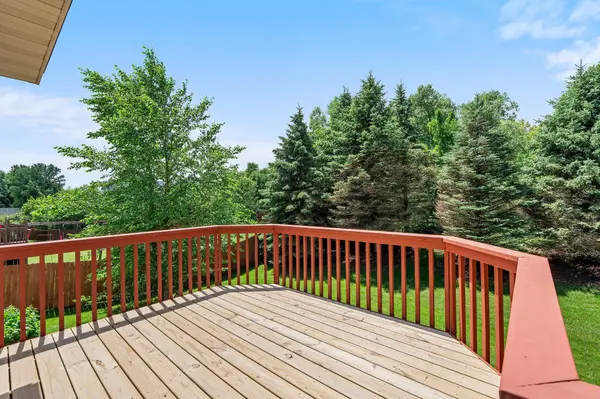 7151 Weston LN N, Maple Grove, MN 55311