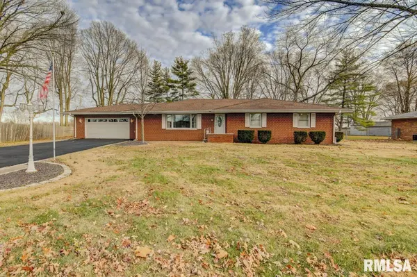 6 LAKEWIND DR, Springfield, IL 62703