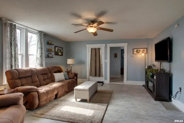 207 N Warsaw ST, Ursa, IL 62376