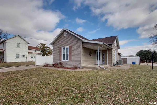 207 N Warsaw ST, Ursa, IL 62376