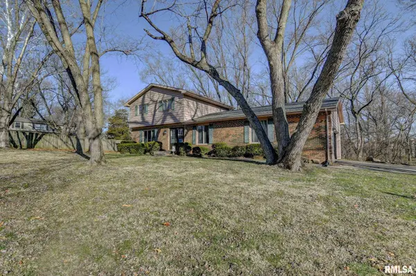 5605 Grissom DR, Springfield, IL 62711
