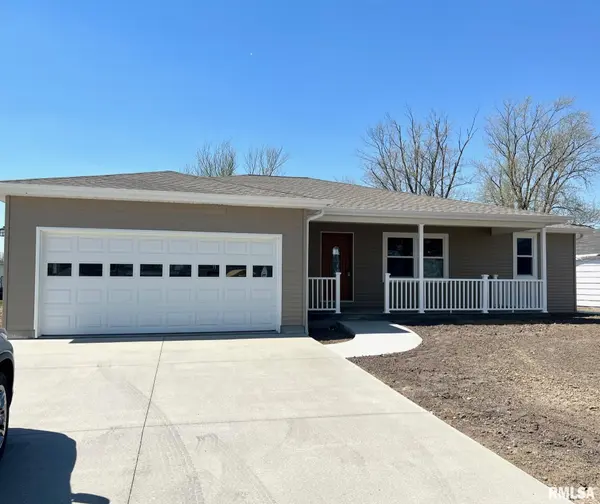 206 S IOWA ST, Camp Point, IL 62320