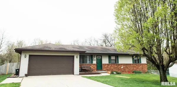 130 Redwing CT, Chatham, IL 62629