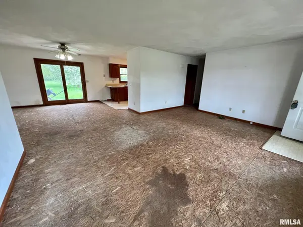 13114 HICKORY RD, Athens, IL 62613