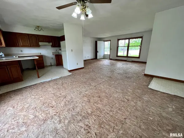 13114 HICKORY RD, Athens, IL 62613