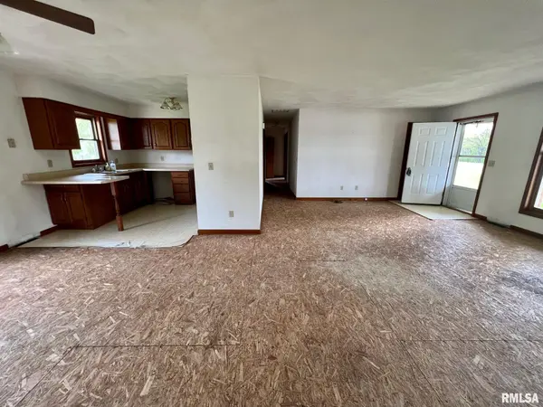 13114 HICKORY RD, Athens, IL 62613
