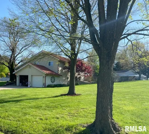 401 VICTOR LN, Carterville, IL 62918