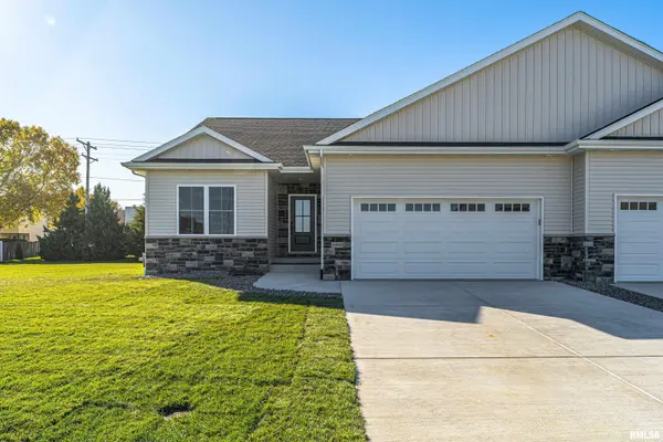 3300 Carnegie DR, Springfield, IL 62711