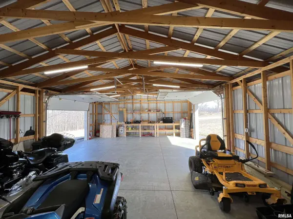 21340 N Roskamp RD, Banner, IL 61520