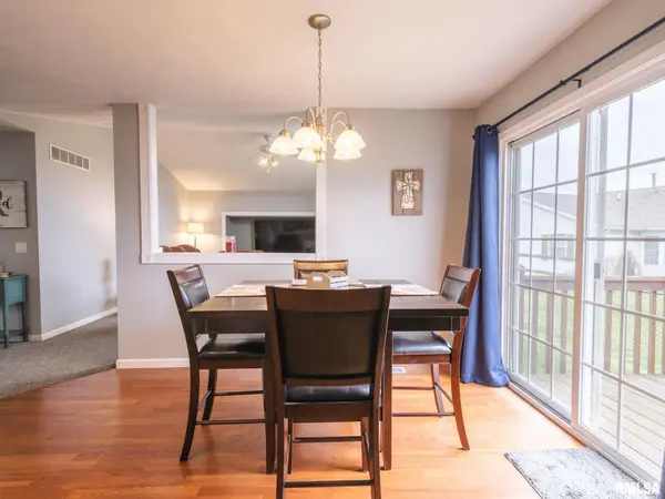 906 TAYLOR LN, Le Roy, IL 61752