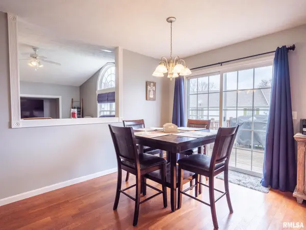 906 TAYLOR LN, Le Roy, IL 61752