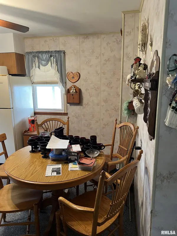 221 N JEFFERSON, Astoria, IL 61501