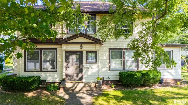 706 BACON ST, Pekin, IL 61554