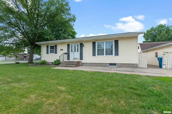 1148 37TH AVE, East Moline, IL 61244-3740