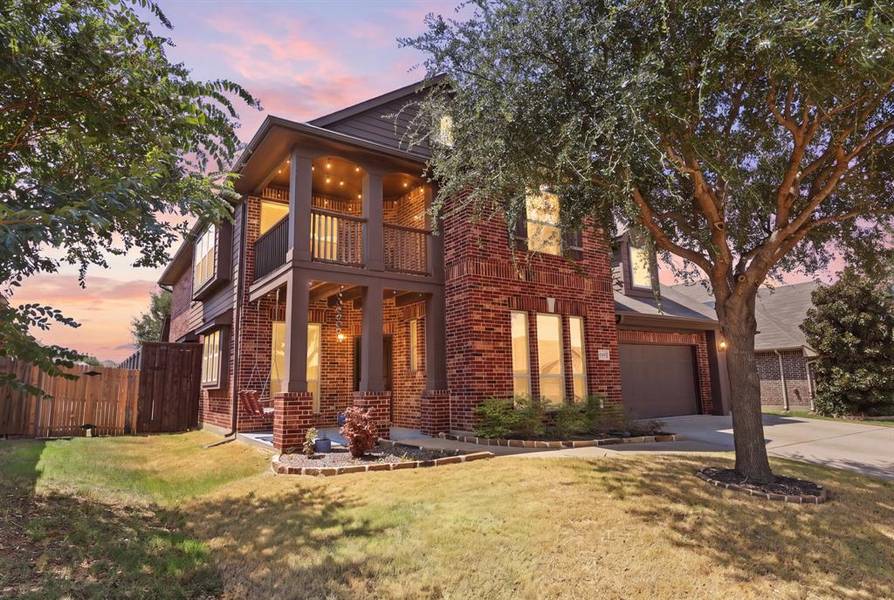 8308 Spitfire Trail, Aubrey, TX 76227